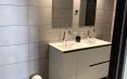 IVANDRY – GRAND APPARTEMENT T4 MEUBLE AU BORD D’UN LAC AVEC BELLE VUE -ASCENSEUR-GROUPE ELECTROGENE ET ACTIVITES DANS UNE RESIDENCE SECURISEE A 1 MINUTES DES ECOLES – REF : 2025-IVA0287