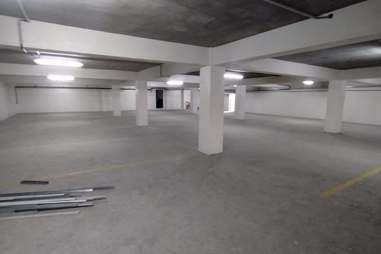 IVANDRY ALAROBIA – DES LOCAUX DE 634.64M² A 2635M²DANS UN GRAND IMMEUBLE  EN BAIE VITREE DE HAUT STANDING AVEC GRAND PARKING -GROUPE ELECTROGENE ET ASCENSEUR DANS UNE RESIDENCE SECURISEE EN BORD DE ROUTE PRINCIPALE – REF: 2025-IVLC0200