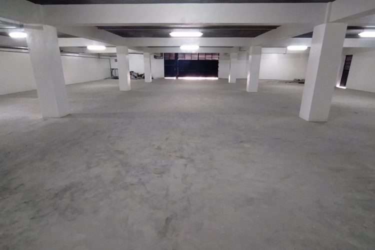 IVANDRY ALAROBIA – DES LOCAUX DE 634.64M² A 2635M²DANS UN GRAND IMMEUBLE  EN BAIE VITREE DE HAUT STANDING AVEC GRAND PARKING -GROUPE ELECTROGENE ET ASCENSEUR DANS UNE RESIDENCE SECURISEE EN BORD DE ROUTE PRINCIPALE – REF: 2025-IVLC0200