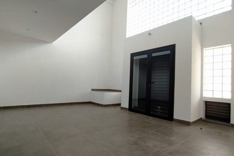 IVANDRY ALAROBIA – DES LOCAUX DE 634.64M² A 2635M²DANS UN GRAND IMMEUBLE  EN BAIE VITREE DE HAUT STANDING AVEC GRAND PARKING -GROUPE ELECTROGENE ET ASCENSEUR DANS UNE RESIDENCE SECURISEE EN BORD DE ROUTE PRINCIPALE – REF: 2025-IVLC0200