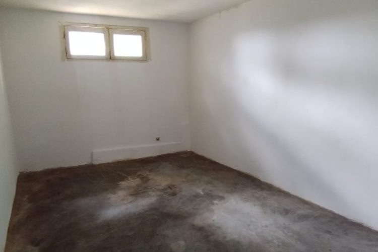 A 1 MINUTE D’ANKORONDRANO – LOCAL BUREAU /VILLA T9 DE 600M² AVEC GRAND PARKING AVEC BELLE VUE SUR LE LAC MASAY A DEUX PAS DE LA ROUTE PRINCIPALE A ANDRANOBEVAVA – REF : 2025-ANKLC0320