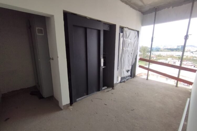 ALAROBIA ANOSIVAVAKA – IMMEUBLE NEUFDE STANDING AVEC DES LOCAUX DE 856.78M² A 5550M² EN BORD DE  ROUTE PRINCIPALE A 2 MINUTES D’ANKORONDRANO – REF : 20258-ALLC0801