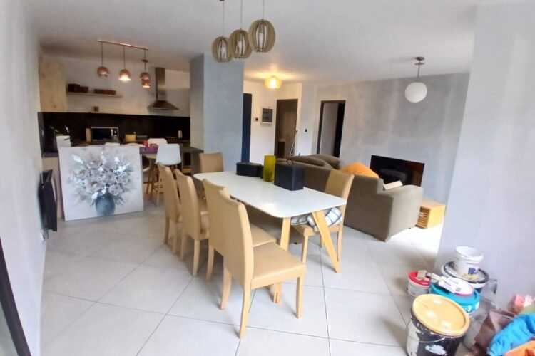 IVANDRY GRANDS APPARTEMENTS T2 MEUBLéS AVEC BELLE VUE SUR LAC DANS UNE RESIDENCE AVEC ACTIVITES ET SECURISEE A 2 PAS DES ECOLES – REF :2025-IVA0845