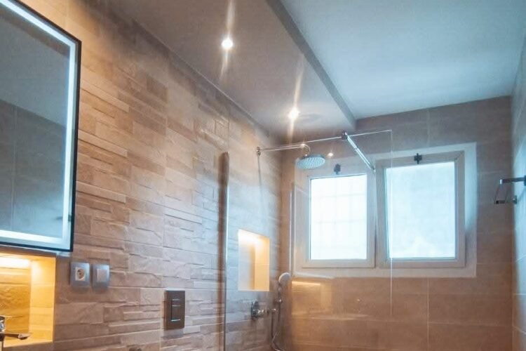 AMBATOBE – GRANDE VILLA T6 DE STANDING AVEC GRAND JARDIN ARBORE ET PISCINE A 1 MINUTE DU LYCEE FRANCAIS -REF : 2025-AOBV0838