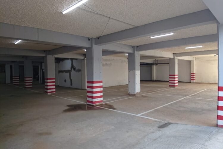 ANKORONDRANO – GRANDS LOCAUX /OPEN SPACE DE 195.01M² A 10500M² DANS UN IMMEUBLE NEUF EN BAIE VITREE ET SECURISE EN BORD DE ROUTE PRINCIPALE AVEC EMPLACEMENT PREMIUM – REF : 2025-ANKLC0804