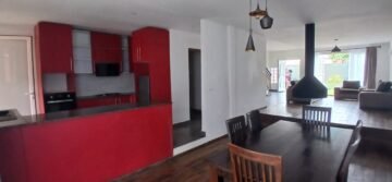 IVANDRY GRANDE VILLA T5 DUPLEX MEUBLEE AVEC JARDIN PRIVATIF ET KIT SOLAIRE DANS UNE RESIDENCE SECURISEE A 1 MINUTE DES ECOLES – REF : 2025-IVV0830