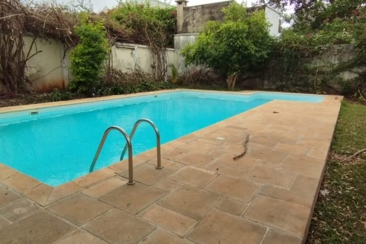 AMBATOBE – GRANDE VILLA T6 DE STANDING AVEC GRAND JARDIN ARBORE ET PISCINE A 1 MINUTE DU LYCEE FRANCAIS -REF : 2025-AOBV0838