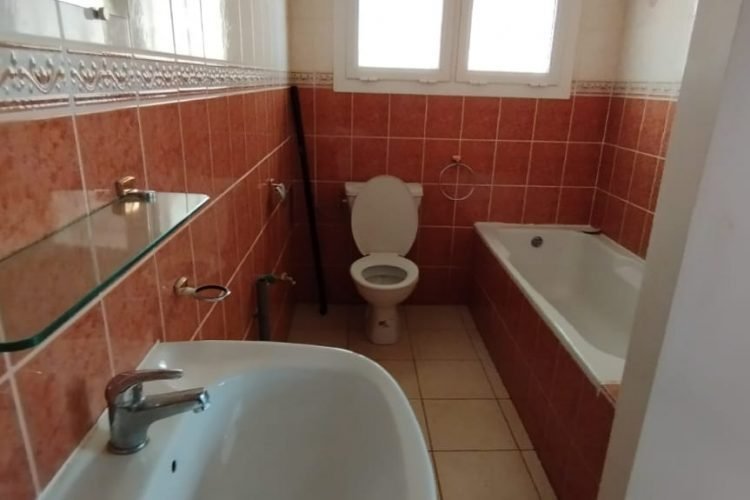 AMBATOBE – GRANDE VILLA T6 DE STANDING AVEC GRAND JARDIN ARBORE ET PISCINE A 1 MINUTE DU LYCEE FRANCAIS -REF : 2025-AOBV0838