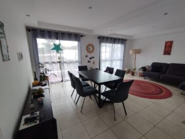 IVANDRY APPARTEMENT T3 SEMI-MEUBLE AVEC GROUPE ELECTROGENE ET ASCENSEUR DANS UENR ESDIENCE A 1 MINUTE DES ECOLES – REF : 2025-IVA0902