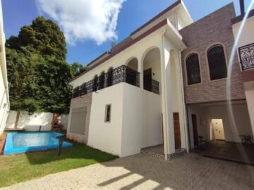 IVANDRY GRANDE VILLA T8 AVEC PISCINE ET VUE SUR LAC MASAY DANS UNE REISDENCE SECURISEE A 2 MINUTES DES ECOLES – REF : 2025-IVV0904