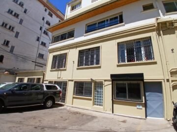 ANTSAHAVOLA – LOCAUX A PARTIR DE 100M² DANS UN IMMEUBLE SECURISE AVEC PARKING EN PLEINE CENTRE VILLE DANS UN QUARTIER CALME ET TRES RECHERCHé – REF 2025-ATVLC0901