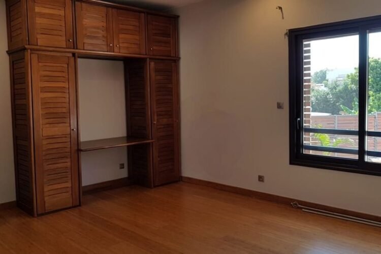 IVANDRY GRANDE VILLA T5 MODERNE  AVEC JARDIN ARBORé ET KIT ANTI-DELESTAGE DANS UNE RESIDENCE FERMEE – REF 2025-IVV1090