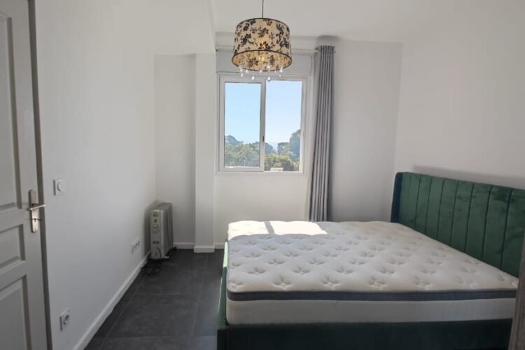 IVANDRY APPARTEMENT T2 MEUBLé AVEC PISCINE DANS UNE RESIDENCE SECURISEE A 1 MINUTE DES ECOLES – REF : 2025-IVA1003