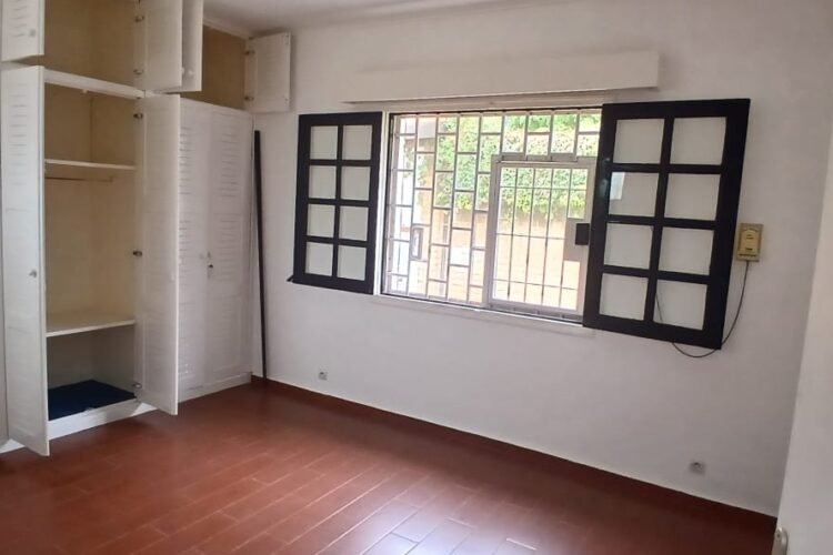 IVANDRY VILLA BASSE T5 AVEC GRAND JARDIN ARBORé DE 1500M² ET POSSIBILITE PISCINE  DANS LE LOTISSEMENT BONNET A 2 PAS DE ECOLES – REF: 2025-IVV1104