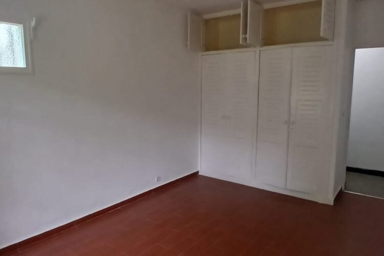 IVANDRY VILLA BASSE T5 AVEC GRAND JARDIN ARBORé DE 1500M² ET POSSIBILITE PISCINE  DANS LE LOTISSEMENT BONNET A 2 PAS DE ECOLES – REF: 2025-IVV1104