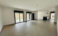 AMBATOBE – GRANDE VILLAS T7 NEUVE AVEC PISCINE – GRAND JARDIN ET GROUPE ELECTROGENE DANS UNE RESIDENCE SECURISEE A 1 MINUTE DU LYCEE FRANCAIS – REF : 2026-AOBV0102