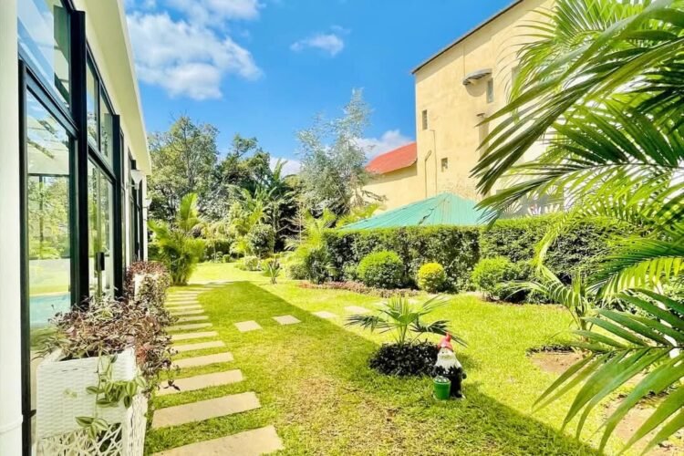 IVANDRY – APPARTEMENT T4 DANS UNE RESIDENCE AVEC GROUPE ELECTROGENE – ACTIVITES ET ROOFTOP  A  1 MINUTE DES ECOLES – REF : 2026-IVA0117