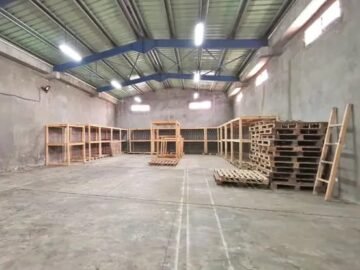 AMBODIVONA – ENTREPOT DE 195M² DANS UNE RESIDENCE SECURISEE AVEC GRAND PARKING  A DEUX PAS D’ANKORONDRANO – REF : 2026-ENT0103