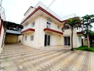 ANDROHIBE GRANDE VILLA T7 DE STANDING AVEC BELLE VUE – JARDIN ARBORE DANS UNE RESIDENCE FERMEE A 4 MINUTES DES ECOLES – REF : 2026-ADBV0101