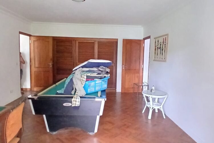 AMBATOBE – GRANDE VILLA T8 AVEC GRAND JARDIN ARBORE DE 1000M² ET PISCINE DANS LA RESIDENCE D’AMBATOBE A 2 PAS DU LYCEE FRANCAIS – REF : 2026-AOBV0115