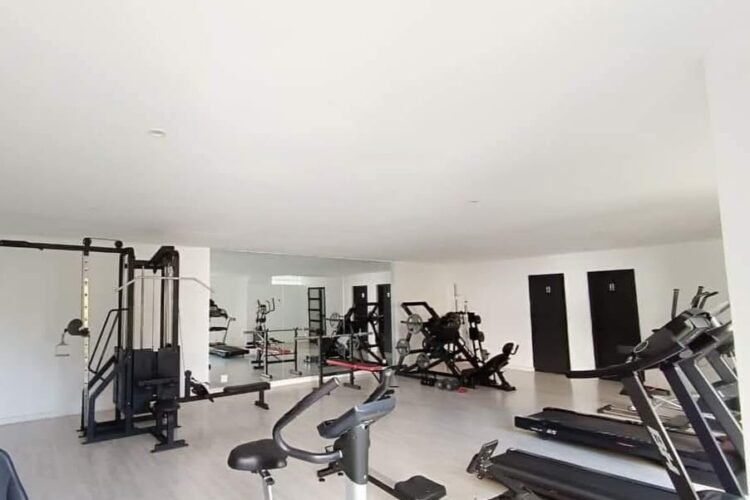 IVANDRY – APPARTEMENT T4 DANS UNE RESIDENCE AVEC GROUPE ELECTROGENE – ACTIVITES ET ROOFTOP  A  1 MINUTE DES ECOLES – REF : 2026-IVA0117