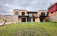 AMBATOBE – GRANDE VILLAS T7 NEUVE AVEC PISCINE – GRAND JARDIN ET GROUPE ELECTROGENE DANS UNE RESIDENCE SECURISEE A 1 MINUTE DU LYCEE FRANCAIS – REF : 2026-AOBV0102