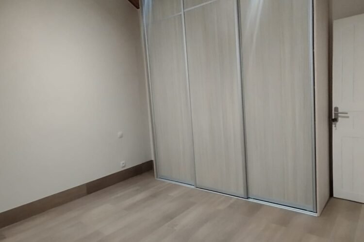 AMBATOBE VILLA T4 DE STANDING RENOVEE AVEC JARDIN ET BELLE VUE DANS LA RESIDENCE D’AMBATOBE A 2 PAS DU LYCEE FRANCAIS – REF: 2026-AOBV0227