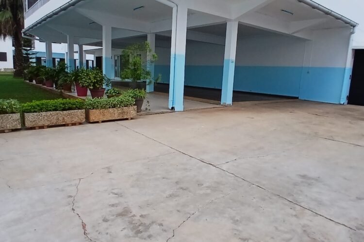 IVANDRY GRANDE VILLA T6 NEUVE AVEC GRAND JARDIN ET GRANDE PISCINE DANS UNE RÉSIDENCE À 2 MINUTES DES ÉCOLES – REF : 2026-IVV0210