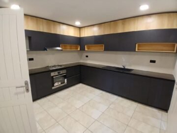 AMBATOBE VILLA T4 DE STANDING RENOVEE AVEC JARDIN ET BELLE VUE DANS LA RESIDENCE D’AMBATOBE A 2 PAS DU LYCEE FRANCAIS – REF: 2026-AOBV0227