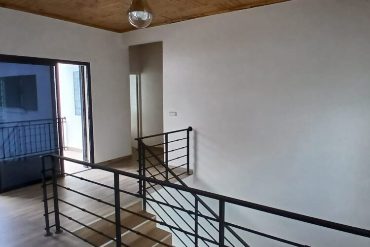 IVANDRY GRANDE VILLA T6 NEUVE AVEC GRAND JARDIN ET GRANDE PISCINE DANS UNE RÉSIDENCE À 2 MINUTES DES ÉCOLES – REF : 2026-IVV0210