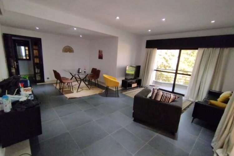 IVANDRY GRAND APPARETEMENT T3 ENTIEREMENT MEUBLé MODERNE AVEC BELLE VUE SUR LE LAC MASAY-PISCINE -SALLE DE SPORT-GROUPE ELECTROGENE DANS UNE RESIDENCE AU BORD DU LAC MASAY A 1 MINUTE DES ECOLES – REF : 2026-IVA0201