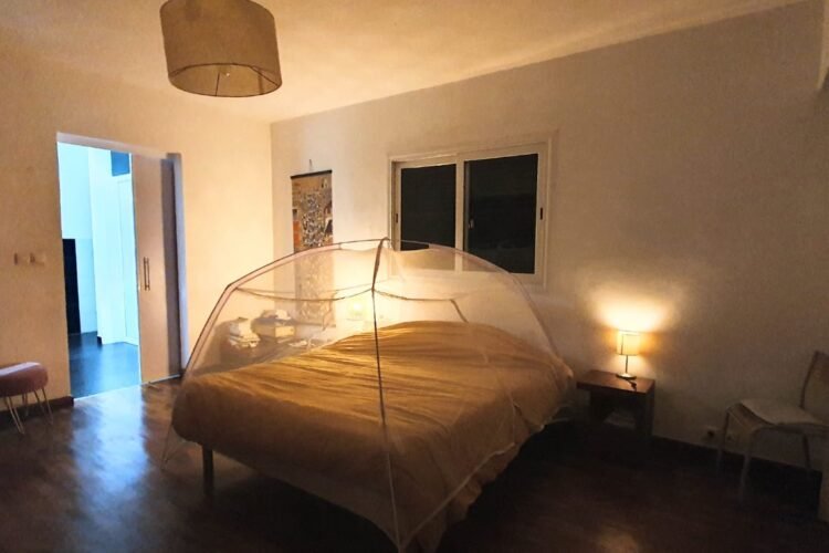 AMBATOBE GRANDE VILLA T8 DE STANDING AVEC GRAND JARDIN 1 MINUTES DU LYCEEE FRANCAIS – REF:2026-AOBV0310