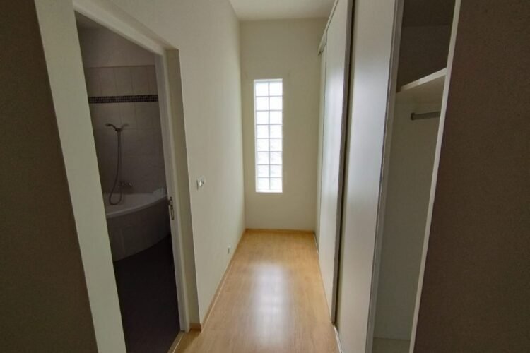 AMBATOBE GRANDE VILLA T5 AVEC PISCINE ET GRAND JARDIN ARBORé DANS UNE RESIDENCE SECURISEE A 2 MINUTES DU LYCEE FRANCAIS – REF:2026-AOBV0314