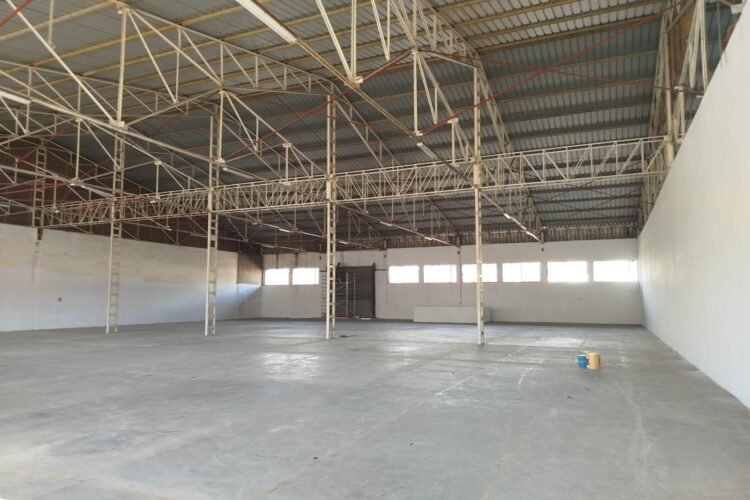 TANJOMBATO – GRAND ENTREPOT 4072M² AVEC UN GRAND PARKING  ET ACCES CAMIONS SEMI-REMORQUE SUR UN TERRAIN DE 1HA EN BORD DE ROUTE  – REF : 2026-TJE0301
