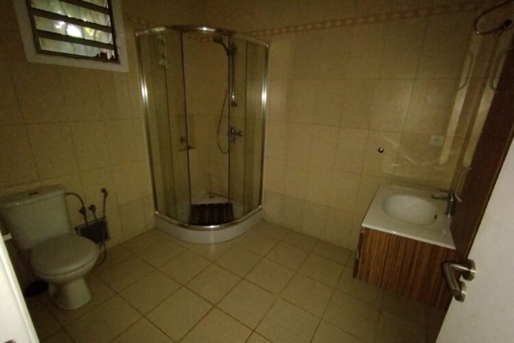 AMBATOBE GRANDE VILLA T5 AVEC PISCINE ET GRAND JARDIN ARBORé DANS UNE RESIDENCE SECURISEE A 2 MINUTES DU LYCEE FRANCAIS – REF:2026-AOBV0314