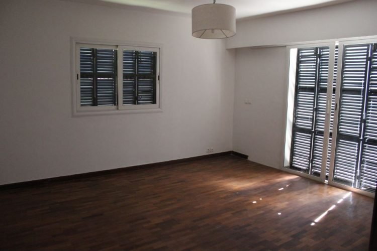 AMBATOBE GRANDE VILLA T8 DE STANDING AVEC GRAND JARDIN 1 MINUTES DU LYCEEE FRANCAIS – REF:2026-AOBV0310