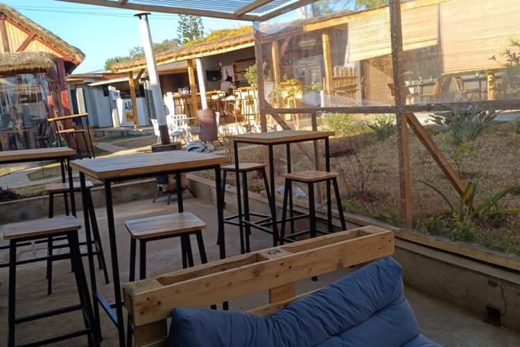 IVANDRY GRANDE VILLA T4 AVEC KIT SOLAIRE ET GRAND JARDIN SUR UN TERRAIN DE 1400M2 A USAGE MIXTE – REF :2026-IVV0305