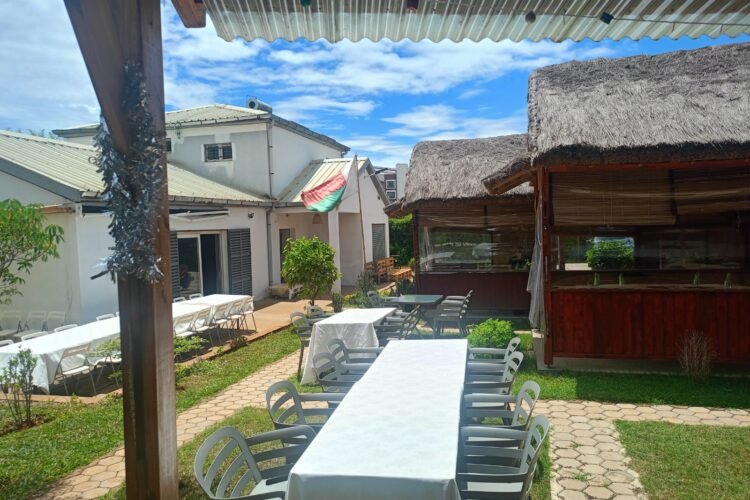 IVANDRY GRANDE VILLA T4 AVEC KIT SOLAIRE ET GRAND JARDIN SUR UN TERRAIN DE 1400M2 A USAGE MIXTE – REF :2026-IVV0305