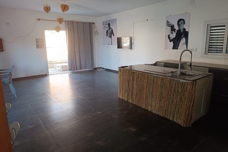 IVANDRY GRANDE VILLA T4 AVEC KIT SOLAIRE ET GRAND JARDIN SUR UN TERRAIN DE 1400M2 A USAGE MIXTE – REF :2026-IVV0305
