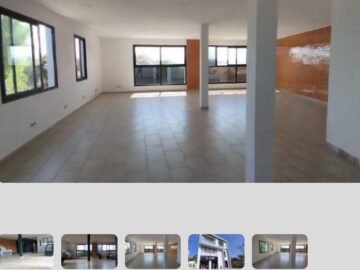 IVANDRY LOCAL EN BAIE VITRÉE DE 125M2 AVEC GROUPE ELECTORGENE ET GRAND PARKING DANS UN IMMEUBLE EN BORD DE ROUTE PRINCIPALE SECURISé | À USAGE BUREAU OU COMMERCIALE – REF:2026-IVLC0301