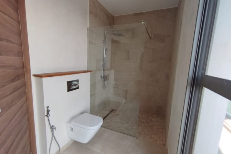 IVANDRY GRAND APPARTEMENT T6 EN BAIE VITREE DE 400M² AU BORD DU LAC MASAY AVEC BELLE VUE PANORAMIQUE DANS UNE RESIDENCE AVEC GROUPE ELECTROGENE ET ACTIVITES – REF :2026-IVA0105