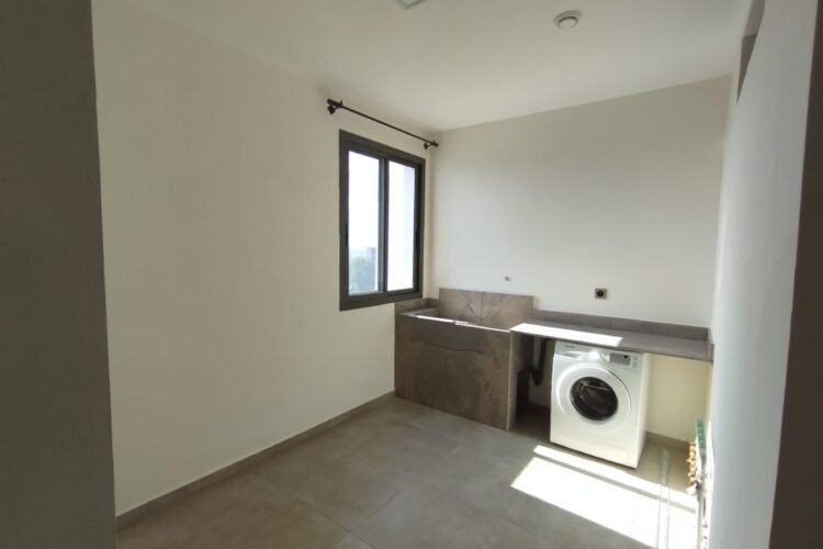 IVANDRY GRAND APPARTEMENT T6 EN BAIE VITREE DE 400M² AU BORD DU LAC MASAY AVEC BELLE VUE PANORAMIQUE DANS UNE RESIDENCE AVEC GROUPE ELECTROGENE ET ACTIVITES – REF :2026-IVA0105