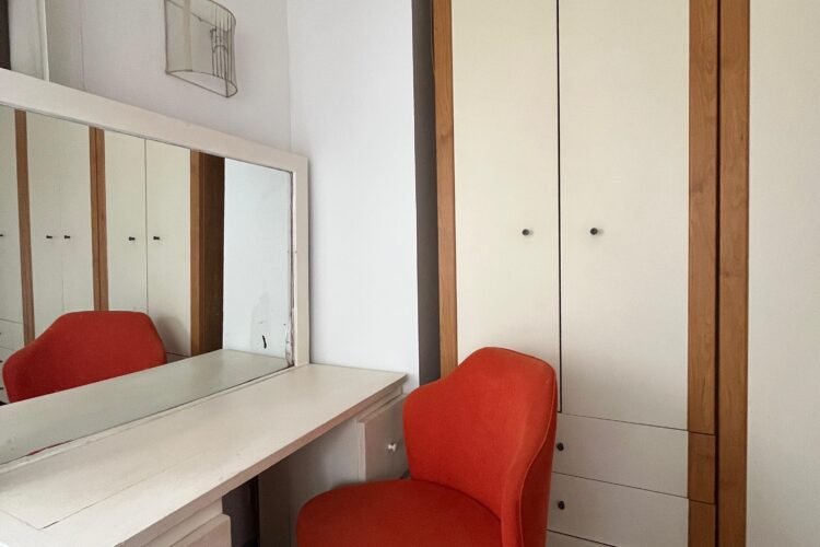 AMBATOBE VILLA T5  STYLE TRADITIONNEL SEMI MEUBLEE AVEC GRAND JARDIN ARBORE A 1 MINUTES  DU LYCEE FRANCAIS  – REF : 2026-AOBV0512