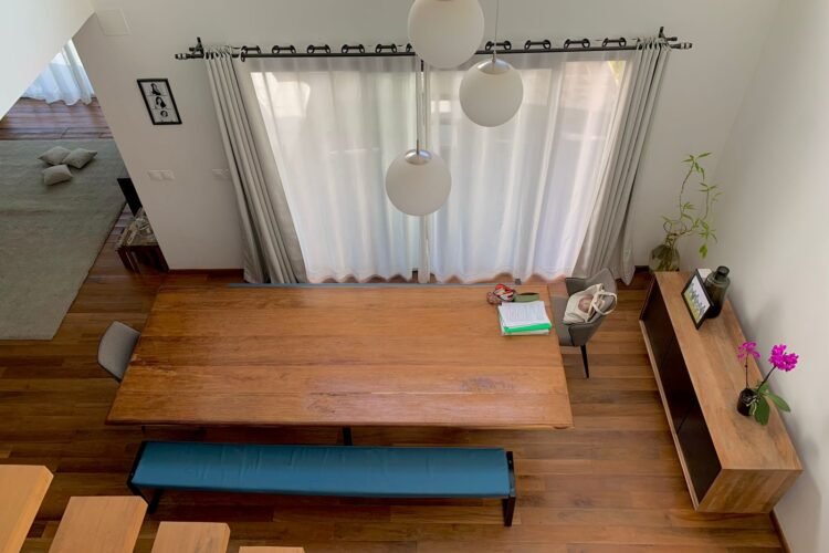 AMBATOBE GRANDE VILLA MODERNE T6 (MEUBLEE) AVEC JARDIN MOYEN A 2 PAS DU LYCEE FRANCAIS – REF  : 2026-AOBV0511