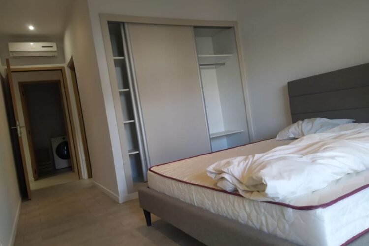 IVANDRY GRAND APPARTEMENT T3 AVEC GRAND JARIDN ARBORé – ACTIVITéS ET GROUPE ELECTROGENE DANS UNE RESIDENCE A 1 MINUTE DES ECOLES – REF : 2026-IVA0605