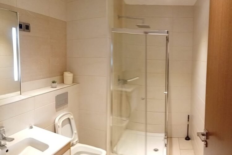 IVANDRY MASAY APPARTEMENT T2 MEUBLE EQUIPE DANS UNE RESIDENCE AVEC PISCINE -JARDIN ARBORE – GROUPE ELECTROGENE ET BELLE VUE SUR LE LAC  MASAY A 2 PAS D’ANKORONDRANO – REF 2026-IVA0706