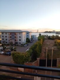 IVANDRY MADAY APPARTEMENT T2 MEUBLE EQUIPE DANS UNE RESIDENC AVEC PISICNE -JARDINA RBORE – GROUPE ELECTROGENE ET BELLE VUE SUR LE LAC  MASAY A 2 PAS D’ANKORONDRANO – REF 2026-IVA0706