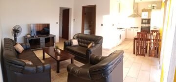 IVANDRY MADAY APPARTEMENT T2 MEUBLE EQUIPE DANS UNE RESIDENC AVEC PISICNE -JARDINA RBORE – GROUPE ELECTROGENE ET BELLE VUE SUR LE LAC  MASAY A 2 PAS D’ANKORONDRANO – REF 2026-IVA0706
