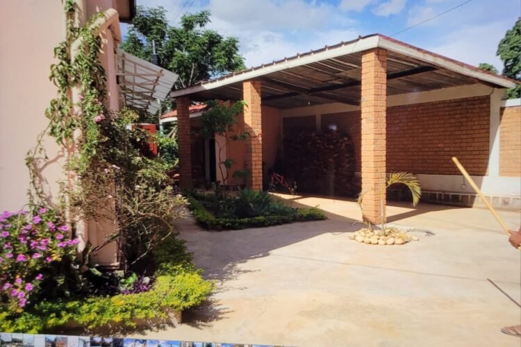 AMBATOBE GRANDE VILLA T4 AVEC GRAND JARDIN ARBORE ET PISCINE A 1 MINUTES DU LYCEE FRANCAIS – REF : 2026-AOBV0703