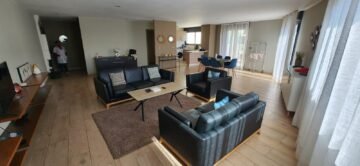 IVANDRY – GRAND APPARTEMENT T3 DUPLEX MEUBLé AVEC GROUPE ELECTROGENE ET ACTIVITES DANS UEN RESIDENCE A 1 MINUTE DES ECOLES  – REF : 2026-IVA0702
